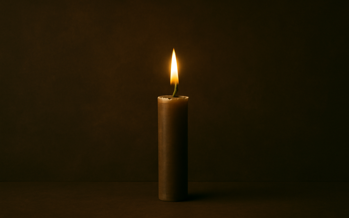 candle flame dark