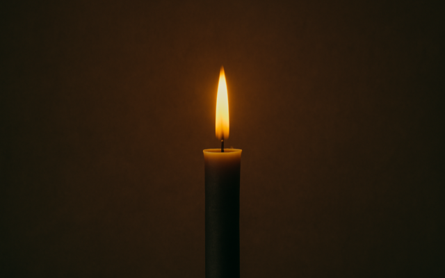 candle flame dark