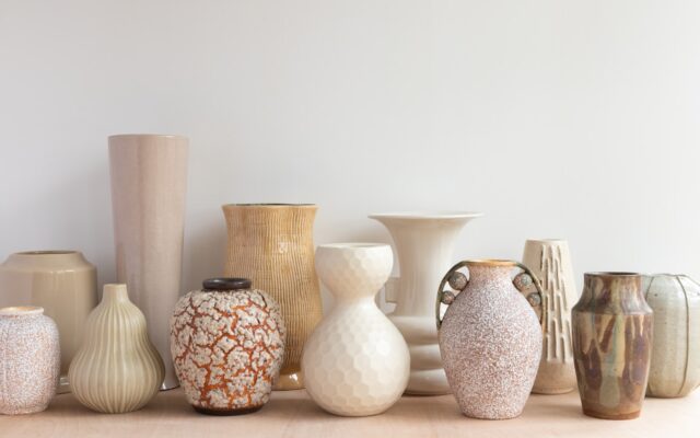 white and brown ceramic vase